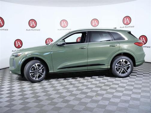 2025 Audi Q5 Premium plus