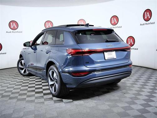 2025 Audi Q6 e-tron Premium Plus quattro