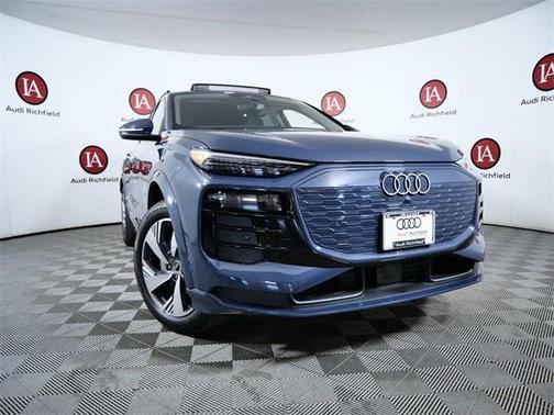 2025 Audi Q6 e-tron Premium Plus quattro