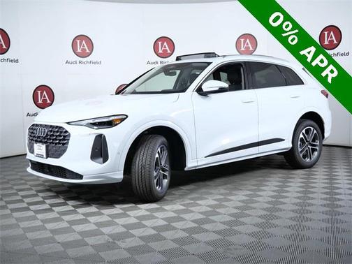 2025 Audi Q5 Premium plus