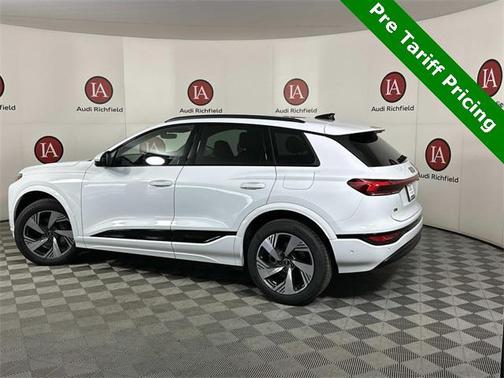 2025 Audi Q6 e-tron Premium Plus quattro