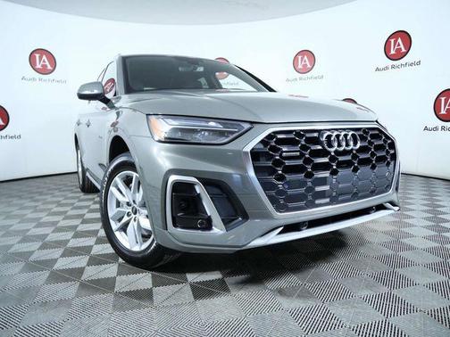 Chronos Gray Metallic 2023 Audi Q5 45 S line Premium