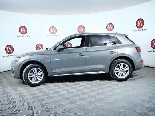 Chronos Gray Metallic 2023 Audi Q5 45 S line Premium