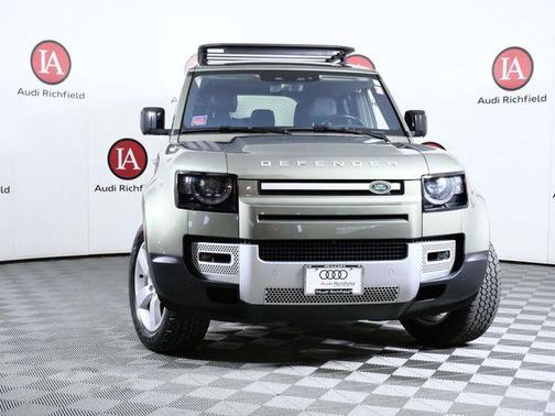 2022 Land Rover Defender 110 SE