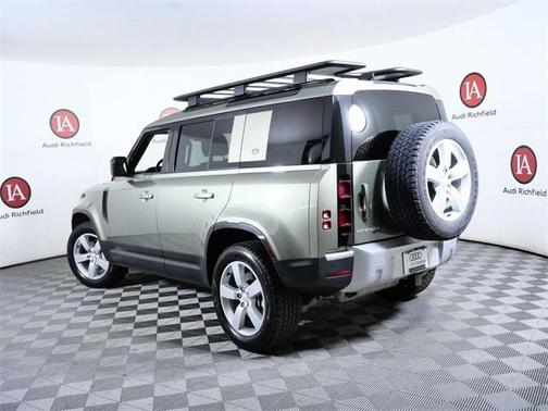 2022 Land Rover Defender 110 SE