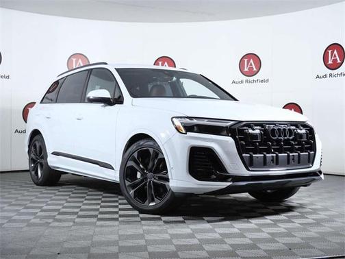 2026 Audi Q7 55 Premium Plus