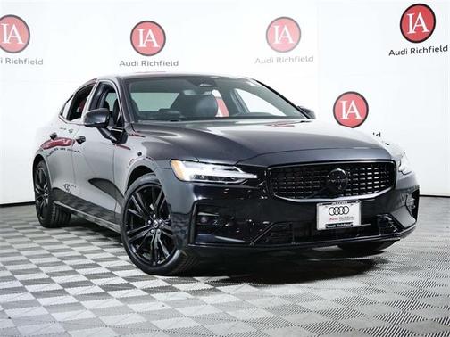 2024 Volvo S60 B5 Plus Black Edition