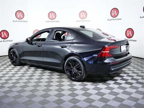 2024 Volvo S60 B5 Plus Black Edition