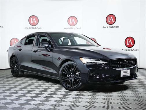 2024 Volvo S60 B5 Plus Black Edition