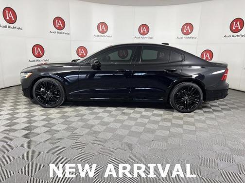 2024 Volvo S60 B5 Plus Black Edition