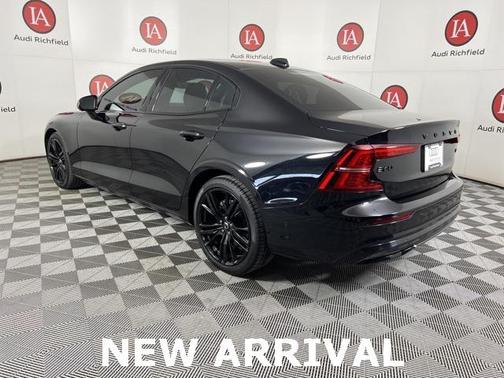 2024 Volvo S60 B5 Plus Black Edition