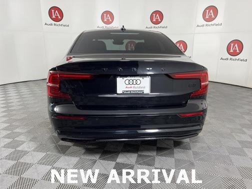 2024 Volvo S60 B5 Plus Black Edition