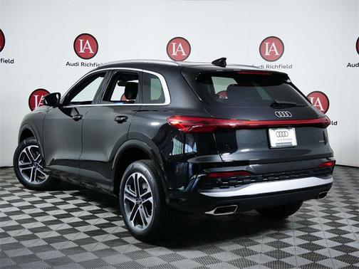 2025 Audi Q5 Premium
