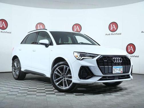 Glacier White Metallic 2022 Audi Q3 45 S line Premium Plus