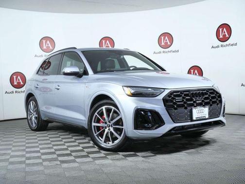 Florett Silver Metallic 2024 Audi Q5 e 55 S line Premium Plus