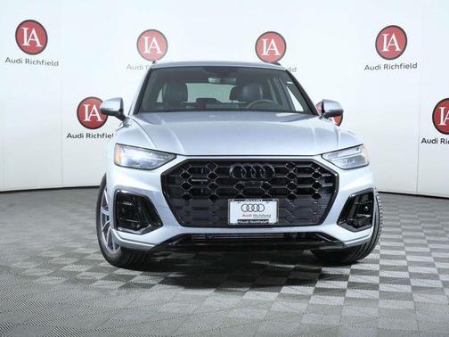 Florett Silver Metallic 2024 Audi Q5 e 55 S line Premium Plus