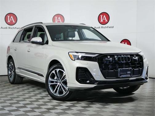 2025 Audi Q7 45 Premium Plus