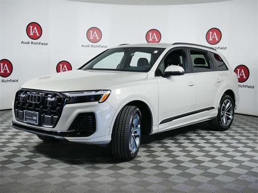 2025 Audi Q7 45 Premium Plus