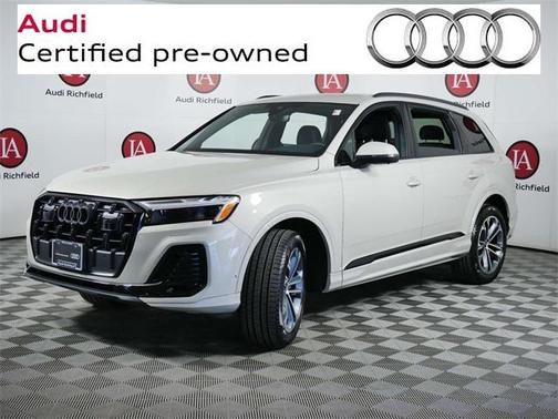2025 Audi Q7 45 Premium Plus
