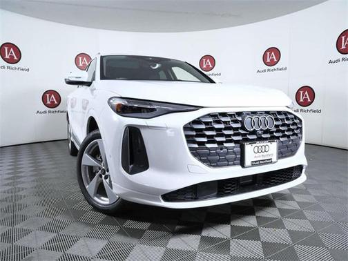 2025 Audi Q5 Premium plus