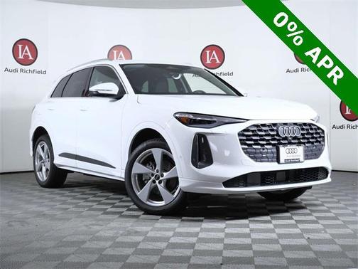 2025 Audi Q5 Premium plus