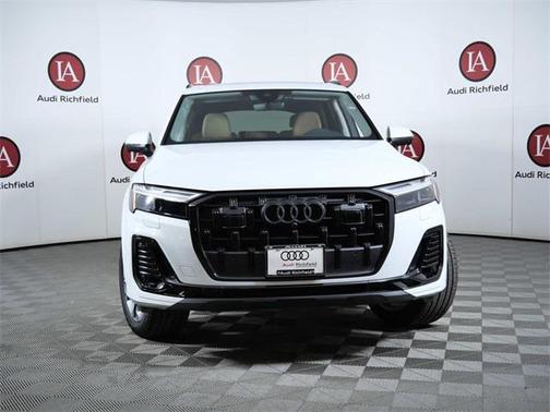 2025 Audi Q7 45 Premium Plus