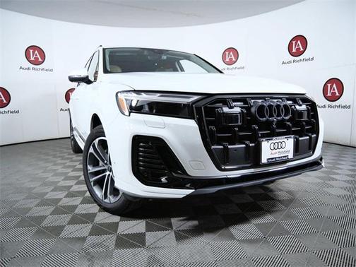 2025 Audi Q7 45 Premium Plus