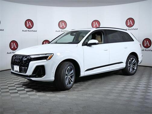 2025 Audi Q7 45 Premium Plus