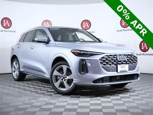 2025 Audi Q5 Premium plus