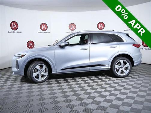 2025 Audi Q5 Premium plus