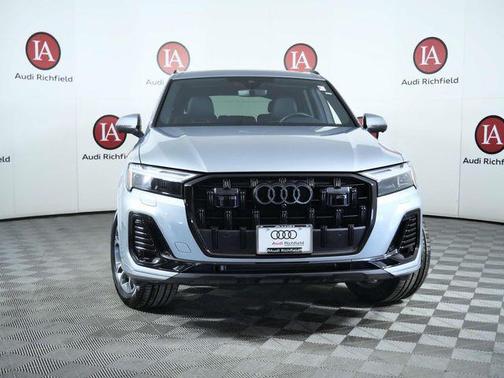 2025 Audi Q7 45 Premium Plus