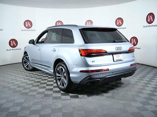 2025 Audi Q7 45 Premium Plus
