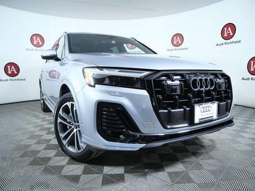 2025 Audi Q7 45 Premium Plus