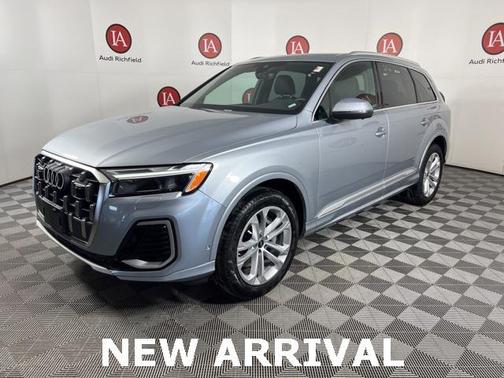 2025 Audi Q7 55 Premium Plus