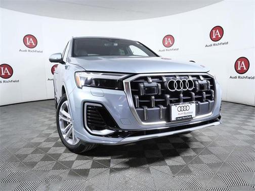 2025 Audi Q7 55 Premium Plus