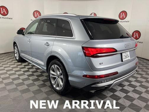 2025 Audi Q7 55 Premium Plus