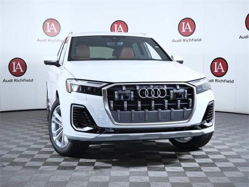2025 Audi Q7 55 Premium