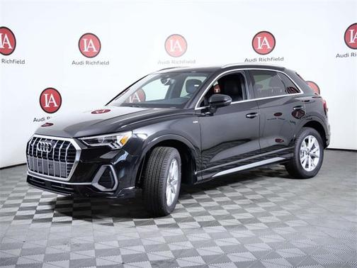 2025 Audi Q3 Premium 45 TFSI S line quattro Tiptronic