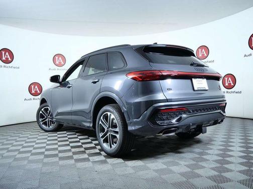 Tambora Gray Metallic 2026 Audi Q5 Premium TFSI quattro S tronic
