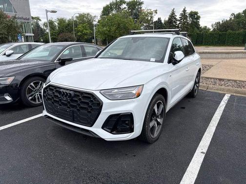 Glacier White 2023 Audi Q5 45 S line Premium Plus