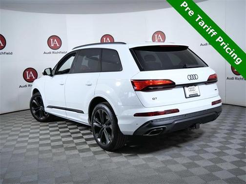 2025 Audi Q7 55 Premium Plus