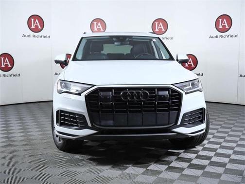 2023 Audi Q7 45 Premium Plus