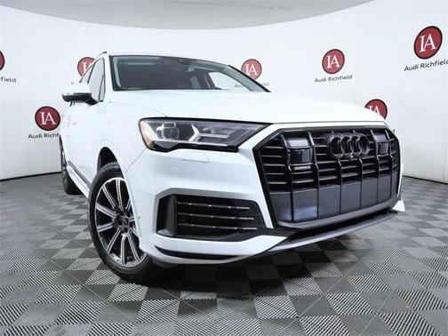 2023 Audi Q7 45 Premium Plus