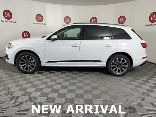 2023 Audi Q7 45 Premium Plus