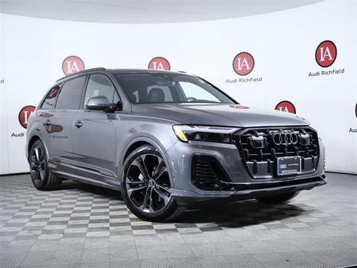 2025 Audi Q7 55 Premium Plus