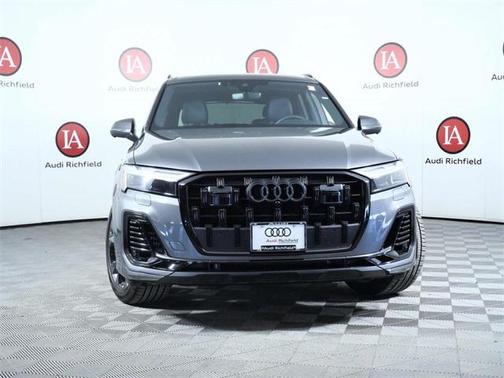 2025 Audi Q7 55 Premium Plus