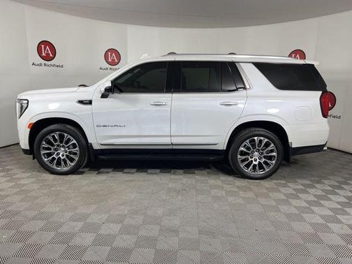 White Frost Tricoat 2022 GMC Yukon Denali