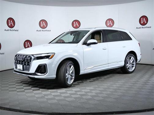 2025 Audi Q7 55 Premium Plus