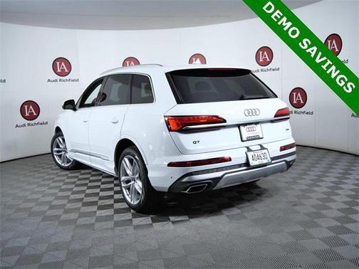 2025 Audi Q7 55 Premium Plus