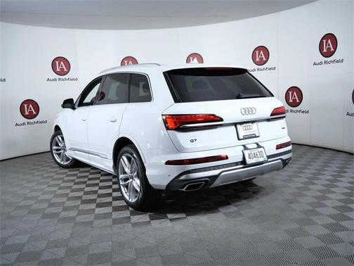 2025 Audi Q7 55 Premium Plus